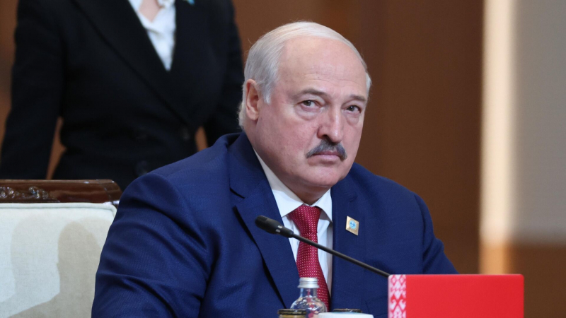 Лукашенко заявил, что горячие головы на Западе услышали сигналы из России