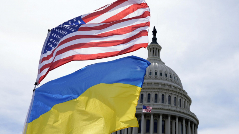 Блинкен обсудил с главой МИД Украины поддержку США в конфликте