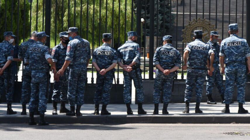Армянские переселенцы вышли на митинг в центре Еревана
